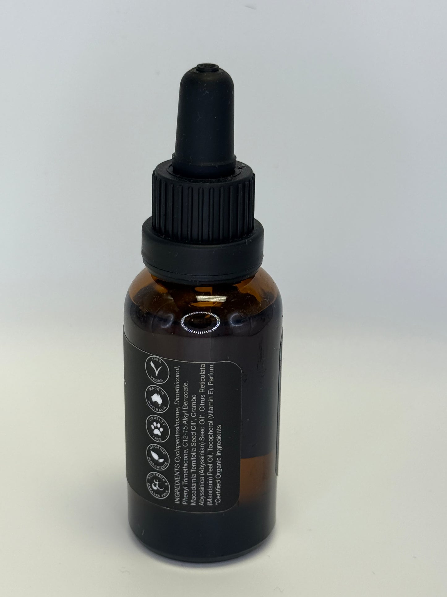 Mel's Beard Oil - 1 oz high quality blend of carrier oils combined with essential oils. lightweight keeps beard conditioned, shiny, softens & hydrates. Minimizes or eliminates dandruff. Fabulous scent.