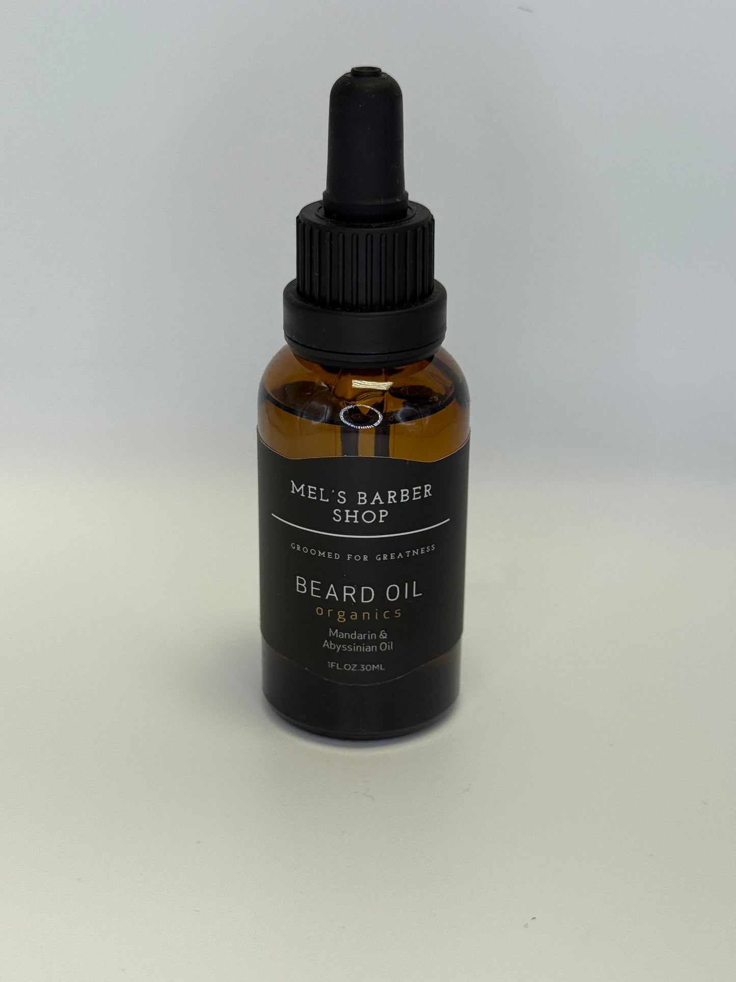 Mel's Beard Oil - 1 oz high quality blend of carrier oils combined with essential oils. lightweight keeps beard conditioned, shiny, softens & hydrates. Minimizes or eliminates dandruff. Fabulous scent.